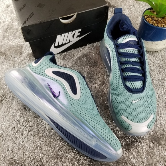 Nike Air Max 720 Sneakers - Picture 2 of 6